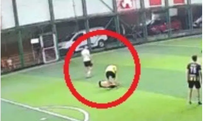 Avcılar'da Halı Sahada Kahreden Ölüm: Askerden Yeni Dönen Genç Kurtarılamadı!