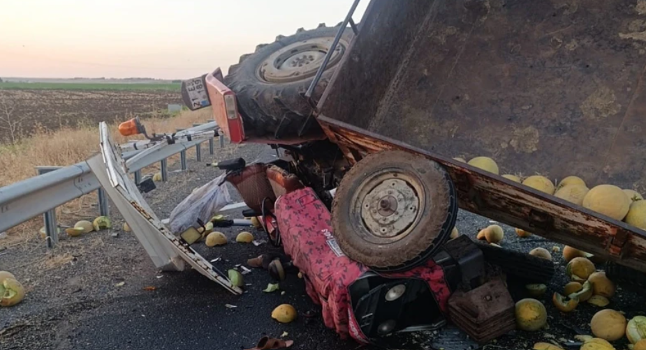 Diyarbakır'da Minibüs Traktöre Çarptı: 2 Ölü, 6 Yaralı