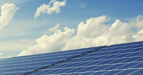 Enerjide Tarihi Kırılma: Güneş İlk Kez Nükleeri Geride Bıraktı!