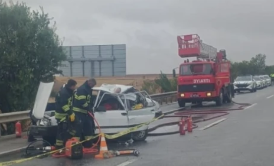 Eskişehir'de Feci Kaza: Tırla Çarpışan Otomobildeki 2 Kişi Hayatını Kaybetti!