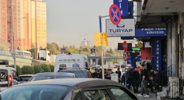 Küçükçekmece'de Müzikholde Silahlı Çatışma: 1'i Polis 2 Ölü!