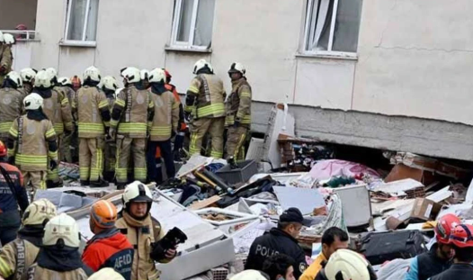 Maltepe'de 7 Katlı Bina Çöktü: 1 Ölü, 10 Yaralı Kurtarıldı!