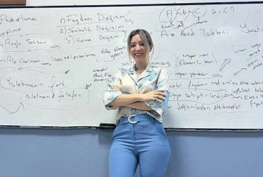 Sosyal medyada “Fidan Hoca” olarak tanınan Fidan Atalay, tutuklandı.