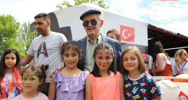 “BU ŞEHİR DE BU DÜNYA DA SİZLERLE GÜZEL”