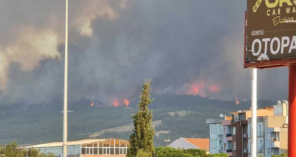 ÇANAKKALE’DE ORMAN YANGINI ÇIKTI, 4 KÖY TEDBİR AMAÇLI BOŞALTILDI