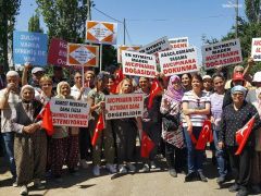 SİVAS’IN AVCIPINARI KÖYÜNE YAPILMAK İSTENEN MADEN TESİSİNE KÖYLÜLERDEN PROTESTO