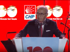 CHP 100 YAŞINDA… ESKİ GENEL BAŞKANLARA 100. YIL DÖNÜMÜ ÖZEL PLAKETİ TAKDİM EDİLDİ…