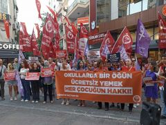 TİP İZMİR İL ÖRGÜTÜ’NDEN ÖĞRENCİLER İÇİN “YEMEK” PROTESTOSU