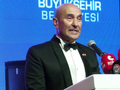 TUNÇ SOYER: “İZMİR’DE ATTIĞIMIZ HER ADIMI GELECEĞİN İNŞASI İÇİN KONULAN BİR TUĞLA OLARAK GÖRÜYORUZ”