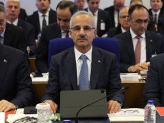 Ulaştırma ve Altyapı Bakanı Uraloğlu’ndan ‘Yap-İşlet-Devret’ savunması: Parası olan otoyoldan gider