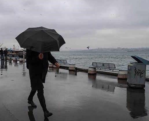 AKOM’SICAKLIKLAR DÜŞÜYOR, KAR GELİYOR