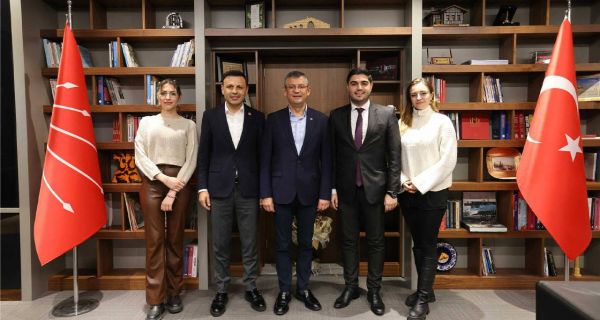 ÖZGÜR ÖZEL: İSTANBUL İL BAŞKANIMIZ ÖZGÜR ÇELİK’E VE İL YÖNETİMİNE, ZİYARET EDEN, DAYANIŞMA GÖSTEREN TÜM DOSTLARA TEŞEKKÜR EDERİM