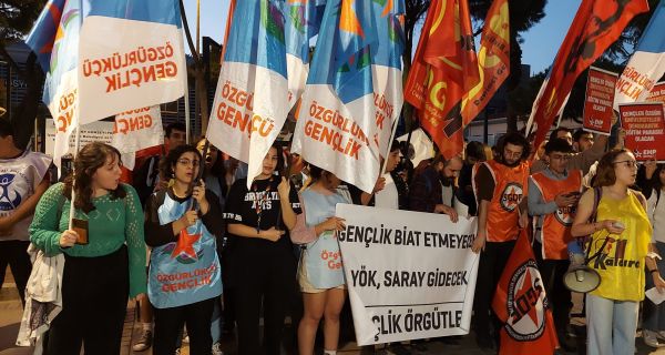 ÖĞRENCİLERDEN “YÖK” PROTESTOSU: “ÖĞRENCİ ÖLÜMLERİ POLİTİKTİR, ÖLÜM DÜZENİNİ KABUL ETMİYORUZ”