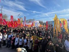 Alevi derneklerinden Kadıköy’de “Demokratik Türkiye” mitingi