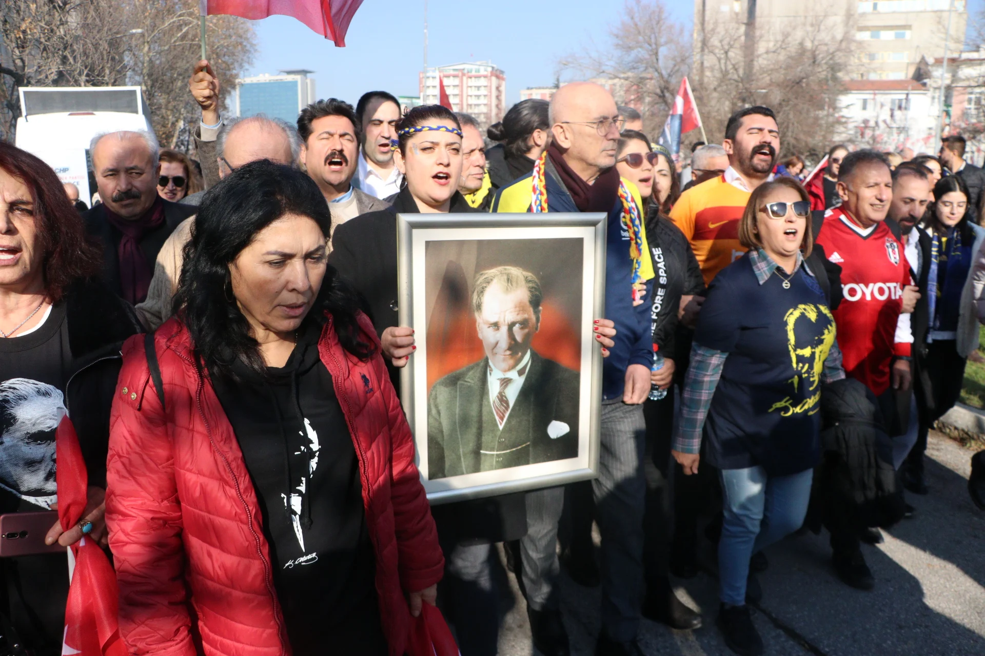 YURTTAŞLAR, SUUDİ ARABİSTAN’DA SÜPER KUPA KARŞILAŞMASI ÖNCESİNDE YAŞANANLARIN ARDINDAN ANITKABİR’E AKIN ETTİ