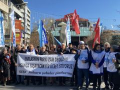 Ankara’da maaşlara yapılan zam oranlarını protesto etti.
