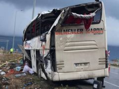 Mersin’de kontrolden çıkan otobüsün devrildi!!!