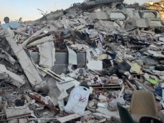 Depremle yıkılan apartmanlarında yakınlarını kaybedenler adalet arıyor