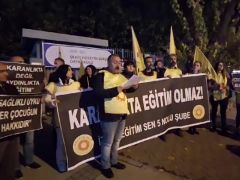 EĞİTİM-SEN İZMİR’DEN “KALICI YAZ SAATİ” PROTESTOSU