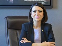 “YANDAŞ PATRONLARIN YÜZ MİLYONLARCA LİRALIK BORÇLARINI TEK KALEMDE SİLERSENİZ ELBETTE ‘EMEKLİYE PARAMIZ YOK’ DERSİNİZ”