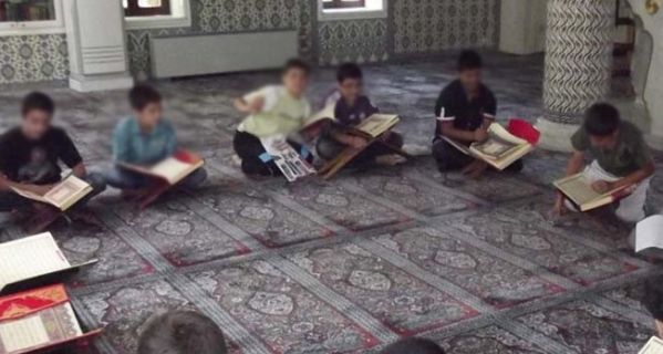 ‘Cumhuriyetin ilkelerini dinamitliyorlar’…
