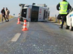 Antalya’da otel servis aracı kaza yaptı