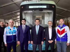 İmamoğlu, elektrikli metrobüsün test sürüşüne katıldı