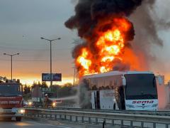 iki yolcu otobüsü yandı