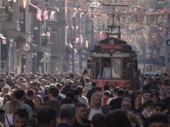 Ekonomik iyileşme beklentisi düşerken kriz derinleşiyor