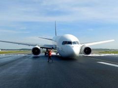 Kargo uçağı gövde üzerine iniş yaptı