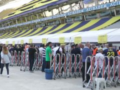 Fenerbahçe’nin başkanlık seçimi için oy verme işlemi sürüyor