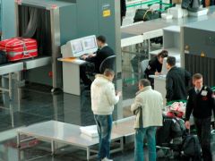 Elle aramaya izin vermeyen yolcu uçağa alınmayacak