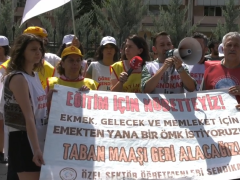 “Değersizleşen öğretmen, sınıfta öğrencilerinize yeterli eğitim veremez”