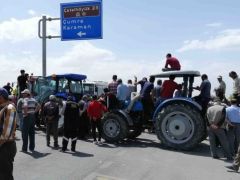 Konya’da çiftçiler traktörlerle eylem düzenledi