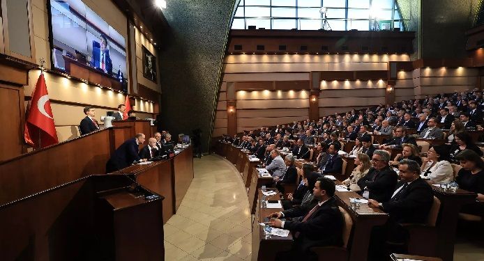 “İmamoğlu’ndan önce İstanbullular yeşillikleri mezarlıklarda görüyordu”