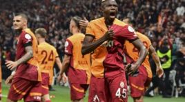 Galatasaray sahasında Beşiktaş’ı 2-1 mağlup etti