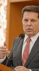 Esenyurt Belediye Başkanı Özer’, ‘İmralı’ya gitmemek sürece destek vermemek anlamına gelmiyor’