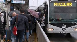 Metrobüste Hamile kadın doğum yaptı