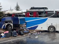 Eskişehir’de feci kaza… Yolcu otobüsü devrildi