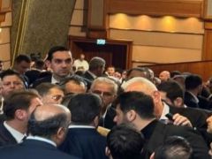 İBB Meclisi’ninde AKP ve CHP’li meclis üyeleri arasında kavga