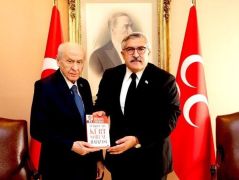 Barış Pehlivan: Bahçeli’nin masasındaki kitapta ne yazıyor?