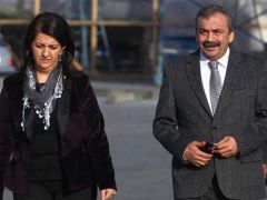 DEM Partili milletvekilleri Öcalan’la görüşmek için İmralı’da!