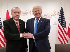 Mustafa Balbay:Trump övüyor mu? Yoksa…