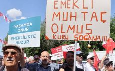 Emekliler, ‘Bütçe görüşmelerine taraf edilmeyen bizler Tandoğan’dan haykıracağız’