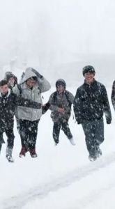 Kar yağışı ve olumsuz hava koşulları nedeniyle 56 ilde eğitime ara verildi