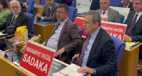 CHP’denTBMM’de ‘ikramiye’ protestosu…
