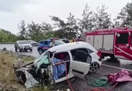 Antalya’da yolcu otobüsüyle otomobil çarpıştı!
