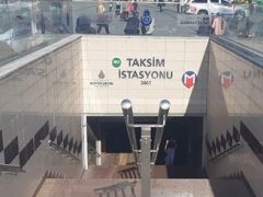 İstanbul Valiliği’nden 8 Mart engeli: Taksim-Şişhane metro istasyonları kapatıldı…