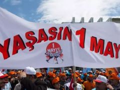 İzmir’de üniversiteliler 1 Mayıs’ta alanlarda…