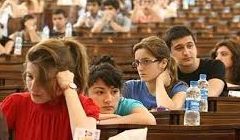 Her iki gençten biri mutsuz…